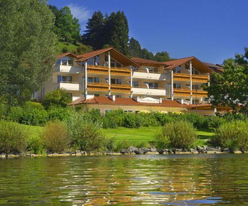 Hotel Fischer Am See Fussen Exterior photo